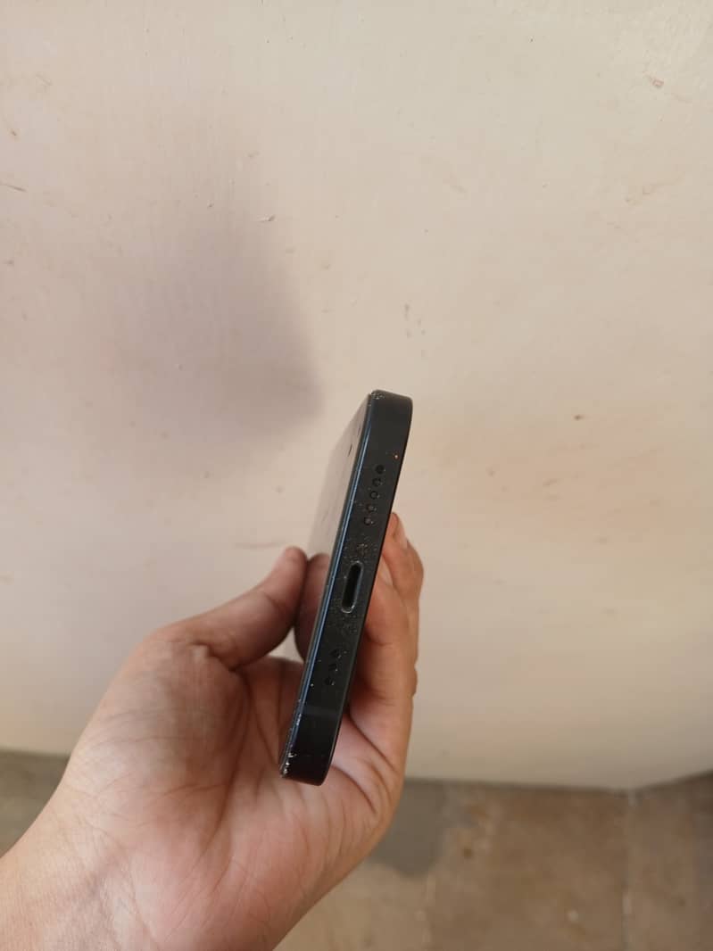 Apple iPhone 12 4