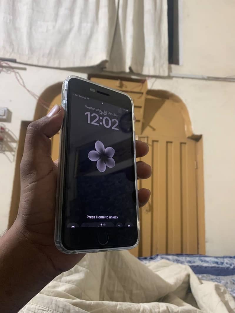 Apple iPhone 8 Plus 2