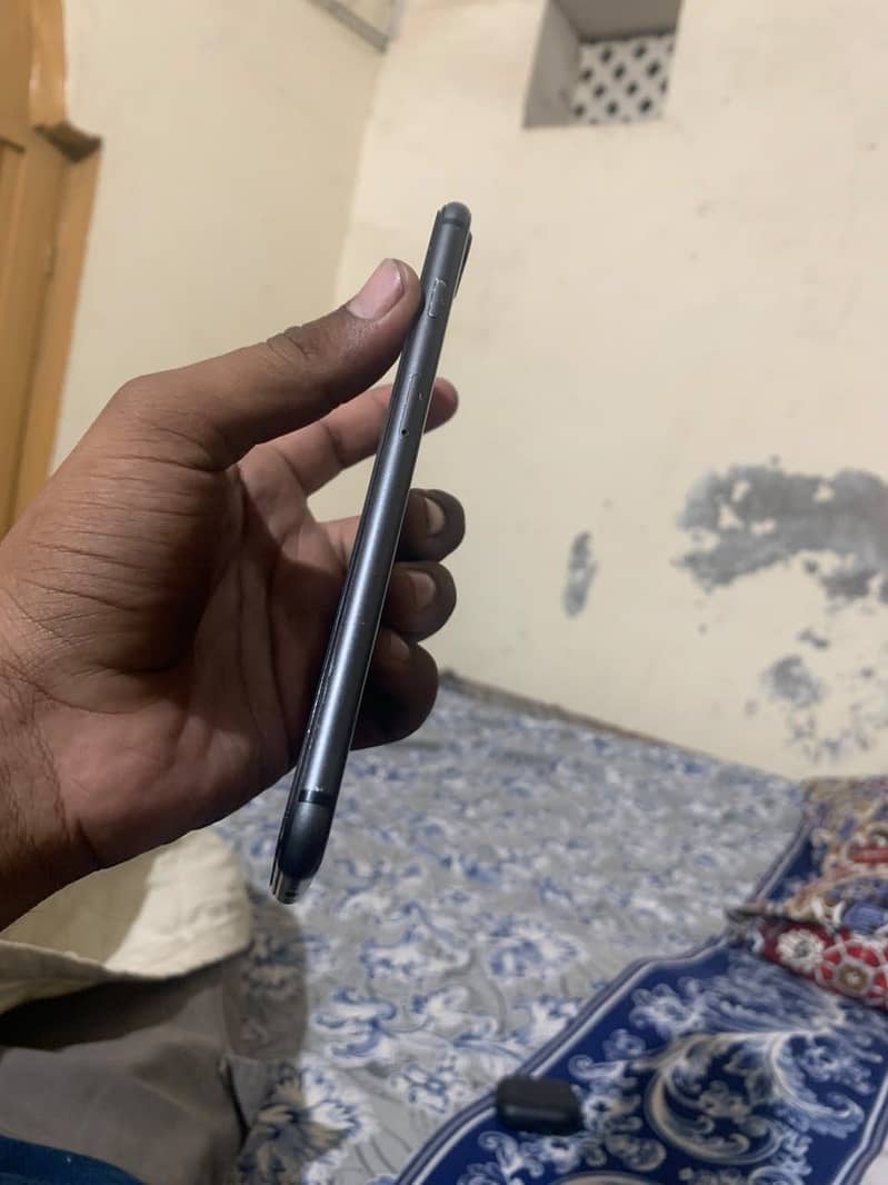 Apple iPhone 8 Plus 6