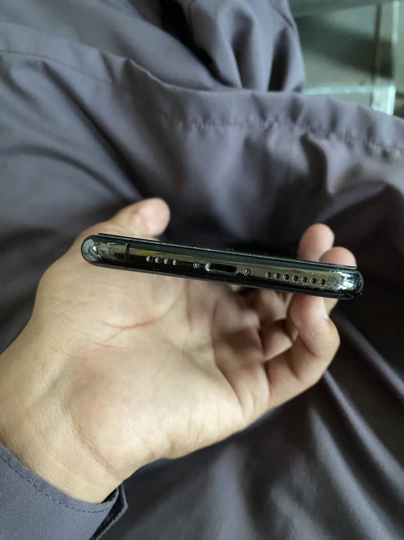Apple iPhone 11 Pro Max 6