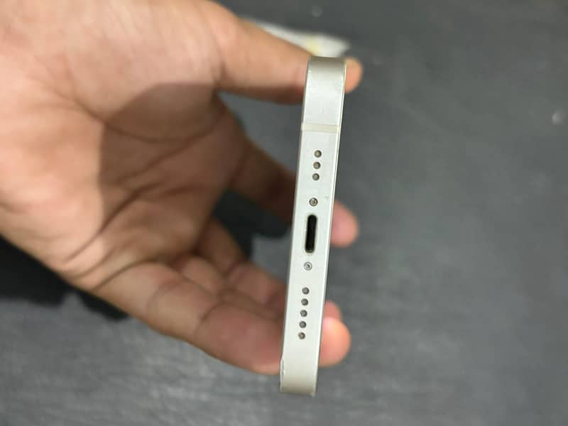 Apple iPhone 13 6