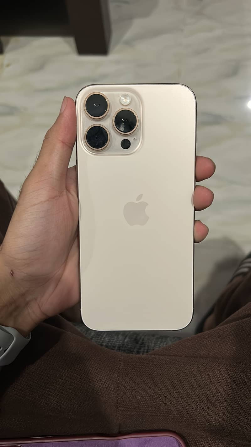 Apple iPhone 16 Pro Max 2