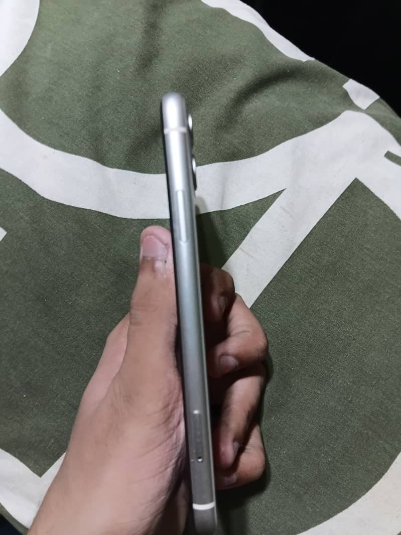 Apple iPhone 11 2