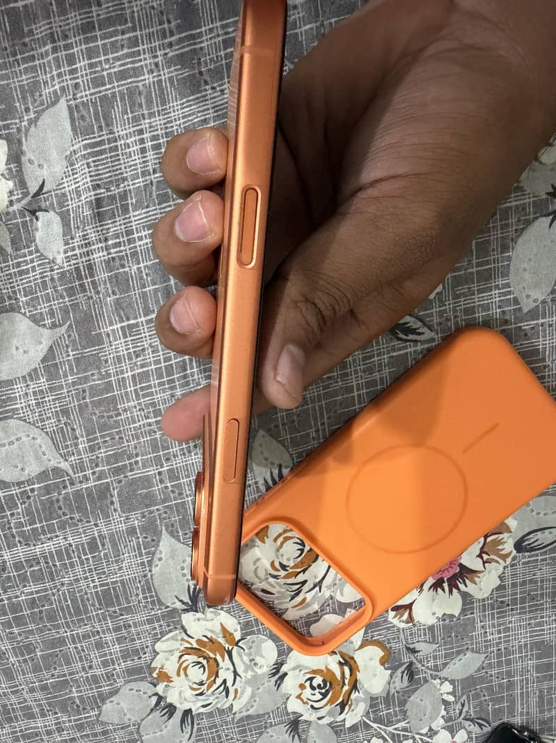 Apple iPhone 17 Pro Max 2