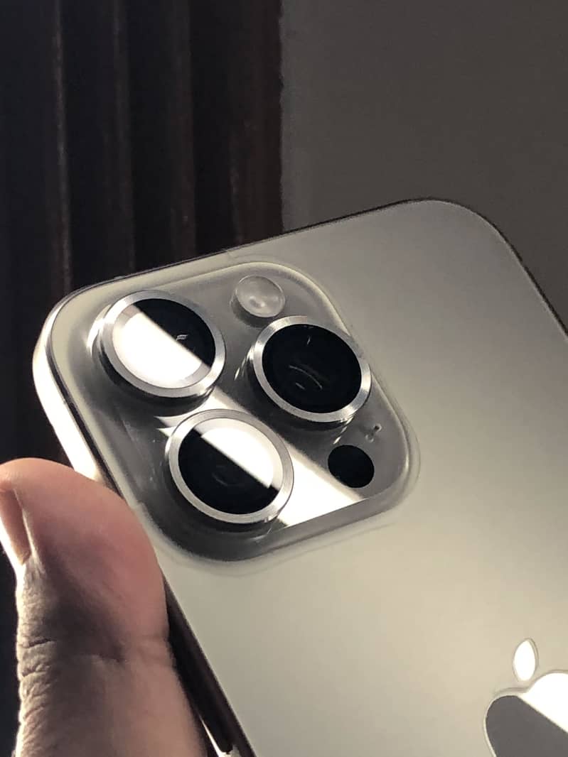 iPhone 15 Pro Max MDM 10/10 3