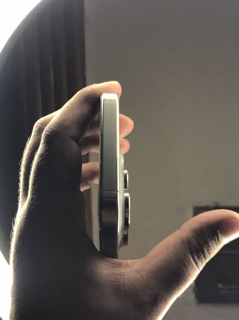 iPhone 15 Pro Max MDM 10/10 5