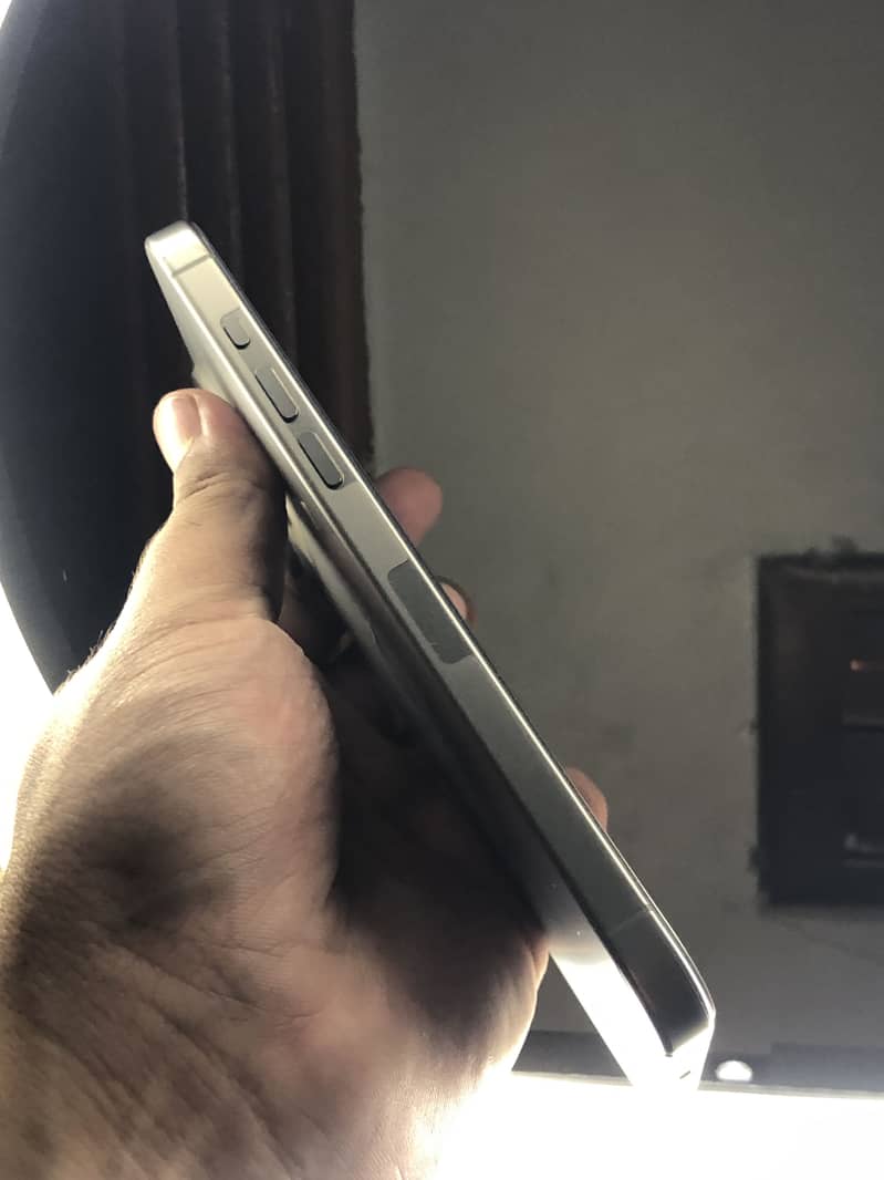iPhone 15 Pro Max MDM 10/10 6