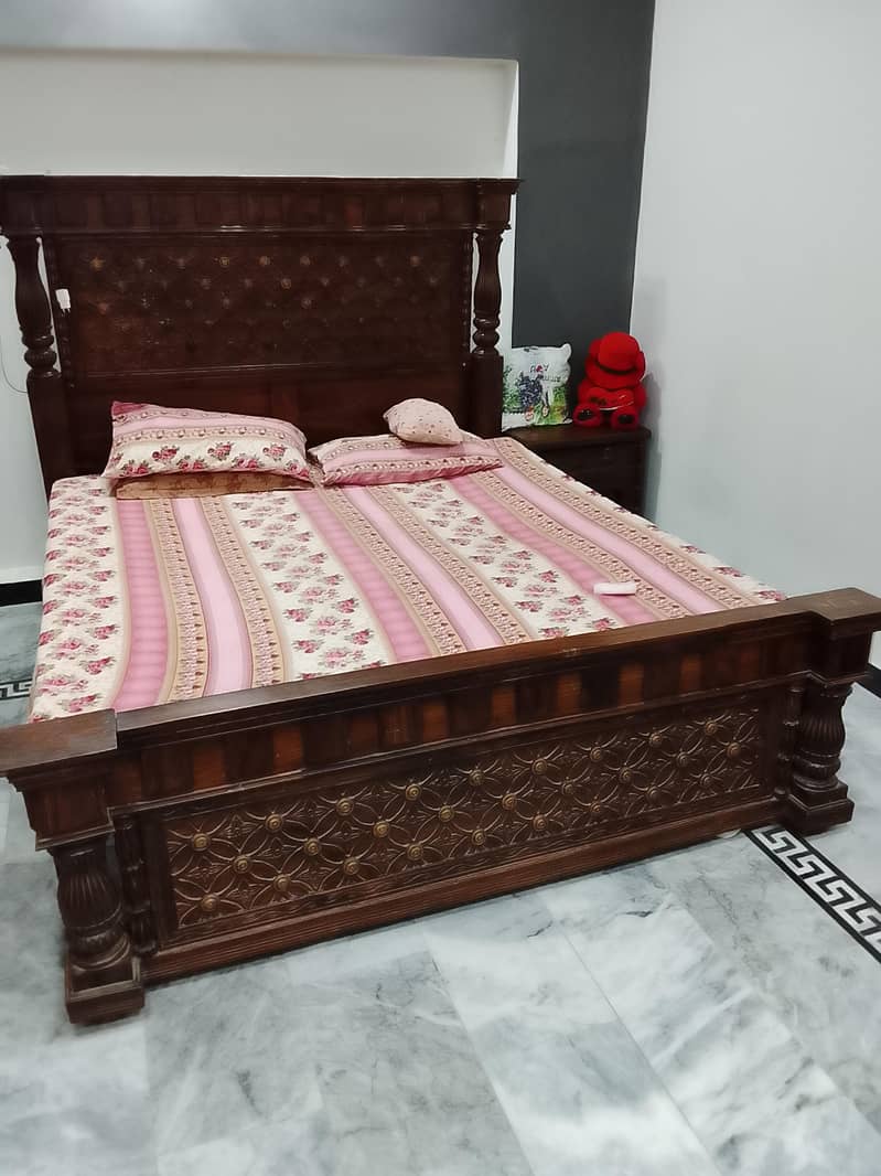 Bed and Dressing 0