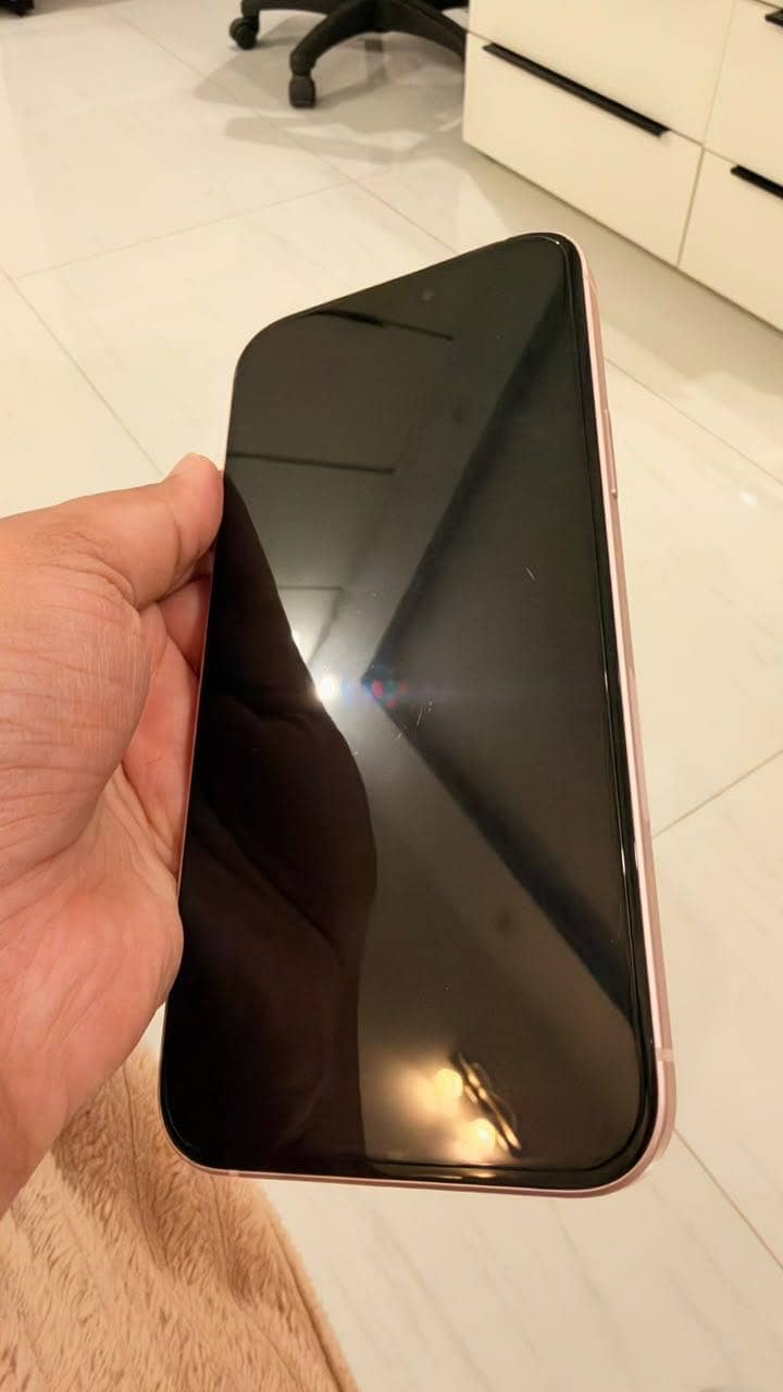 Apple iPhone 15 plus 1