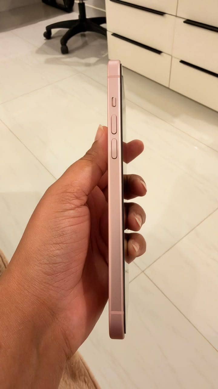 Apple iPhone 15 plus 5