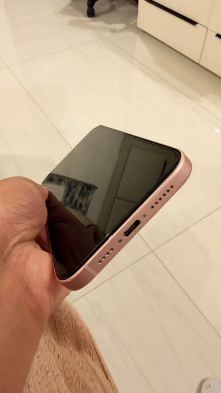 Apple iPhone 15 plus 6