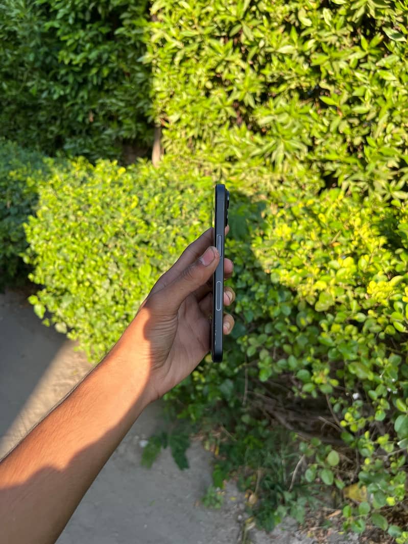 Apple iPhone 15 3