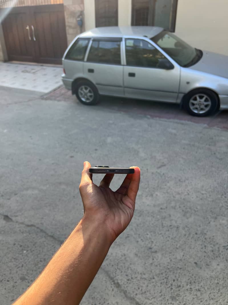Apple iPhone 15 4