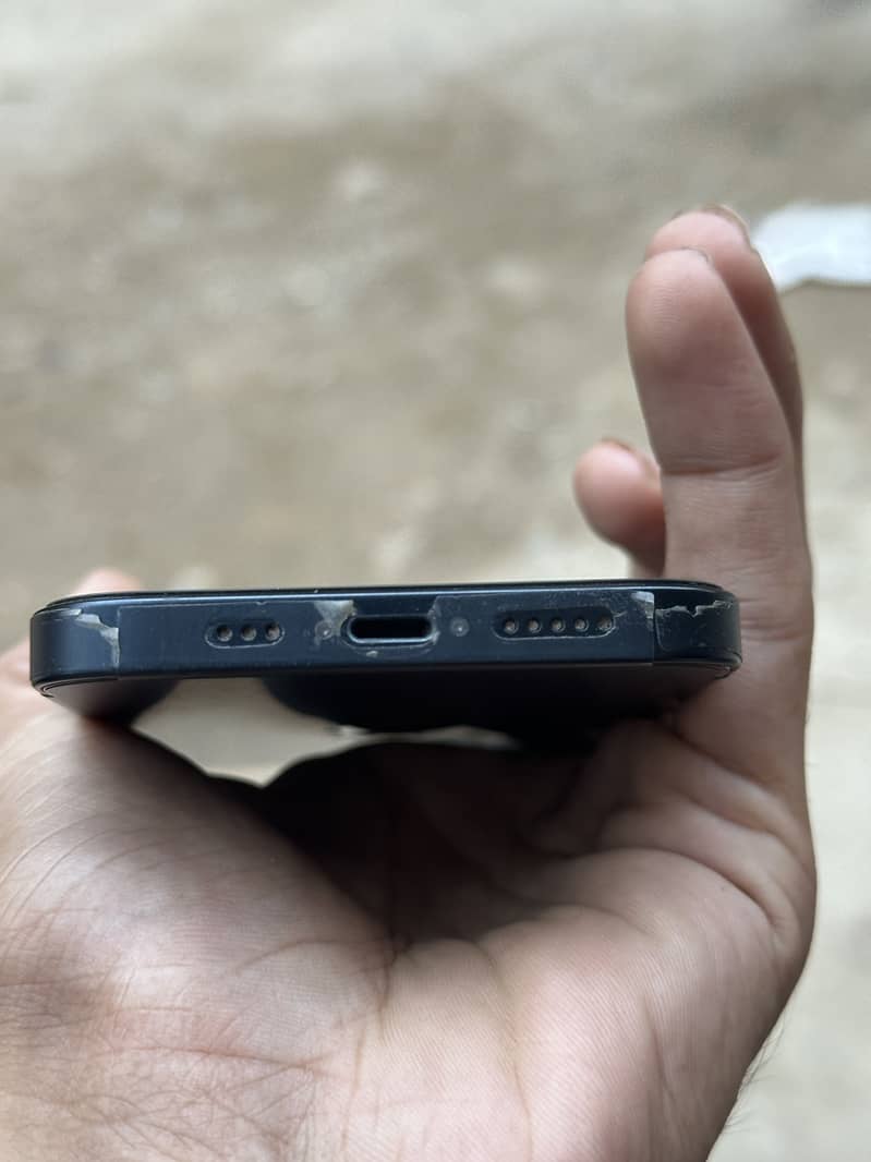 Apple iPhone 13 5