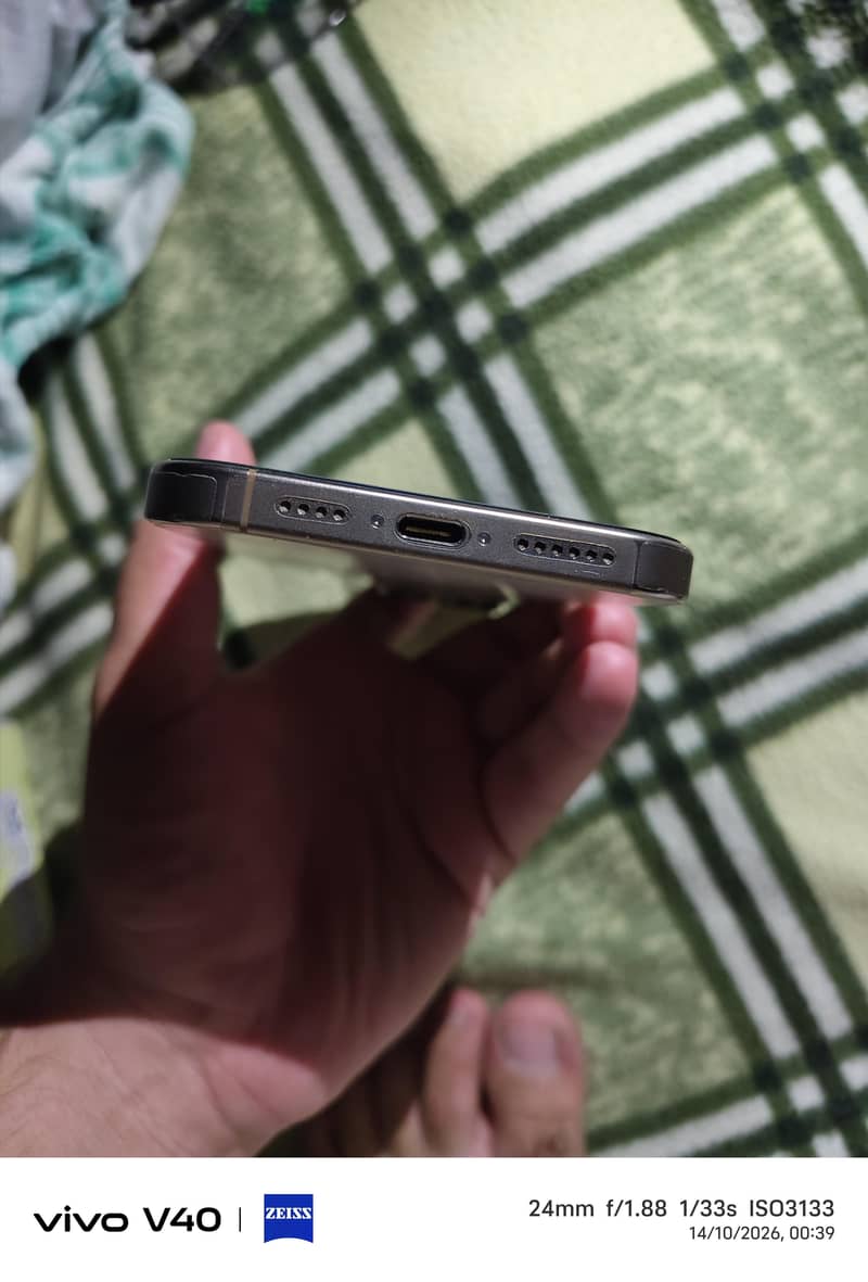 Apple iPhone 16 Pro Max 3
