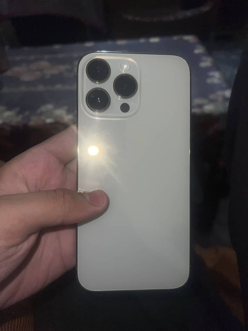Apple iPhone 14 Pro Max 0