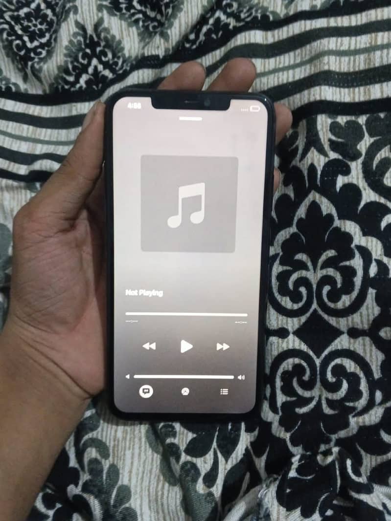 iPhone 11 pro max 4