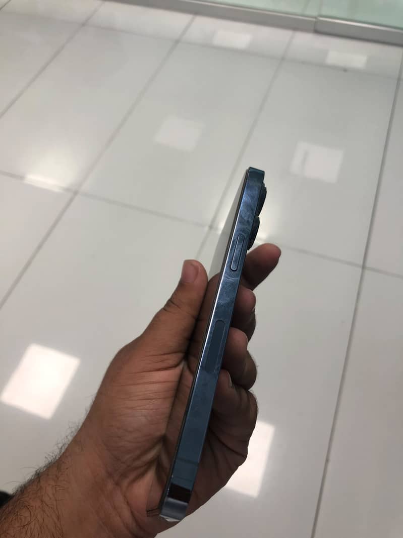 Apple iPhone 13 Pro 3