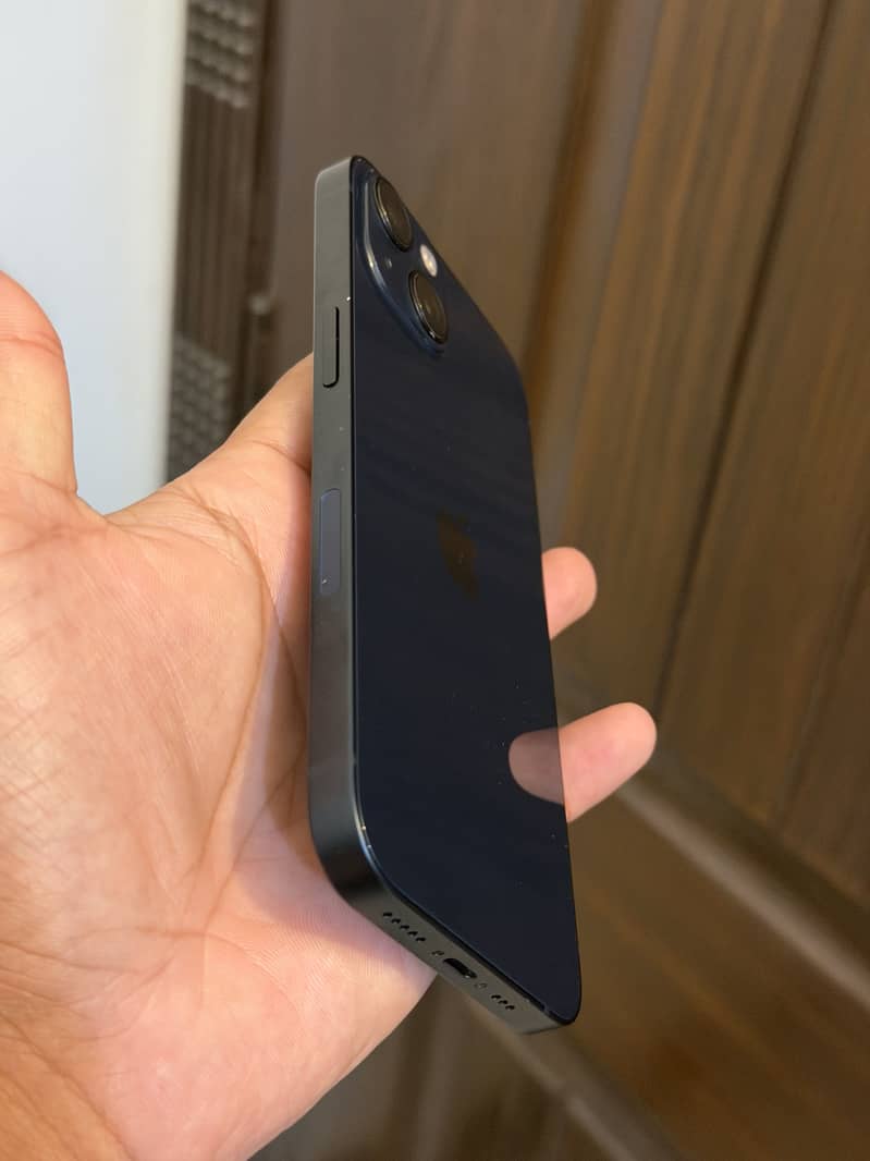 Apple iPhone 13 1