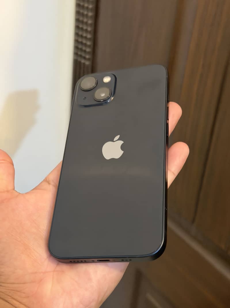 Apple iPhone 13 4