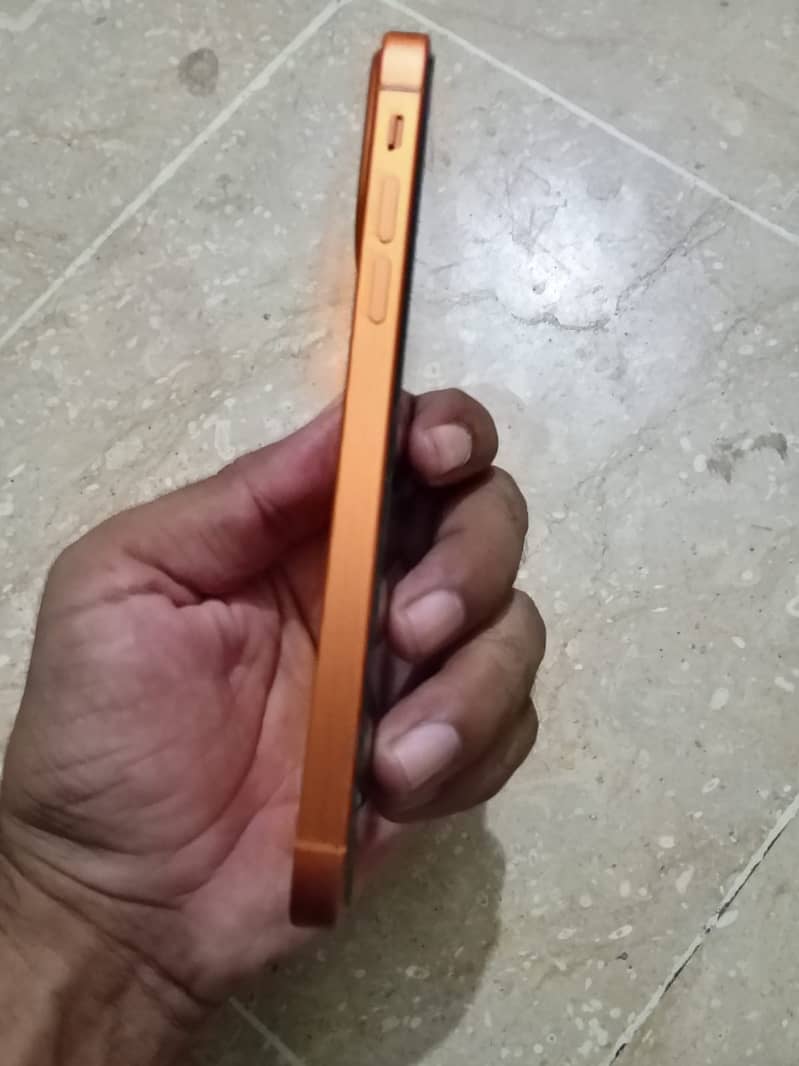 Apple iPhone 11 3