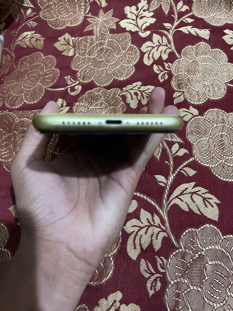 Apple iPhone 11 5