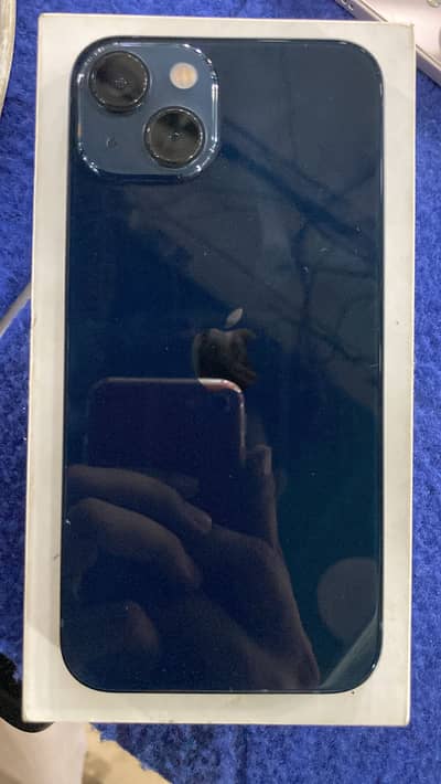 Apple iPhone 13
