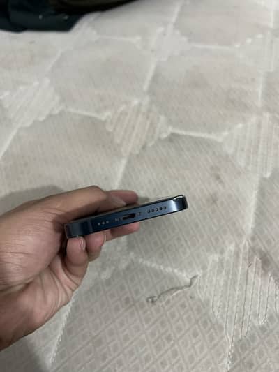 Apple iPhone 14