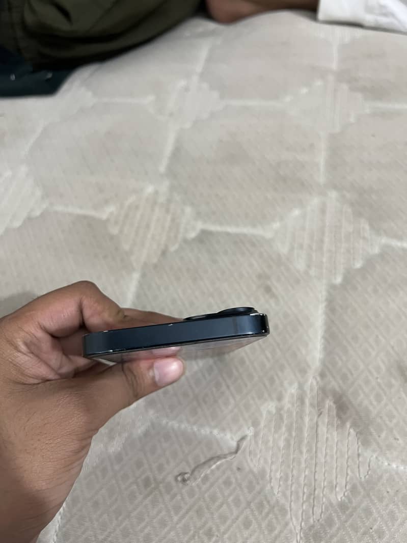 Apple iPhone 14 5