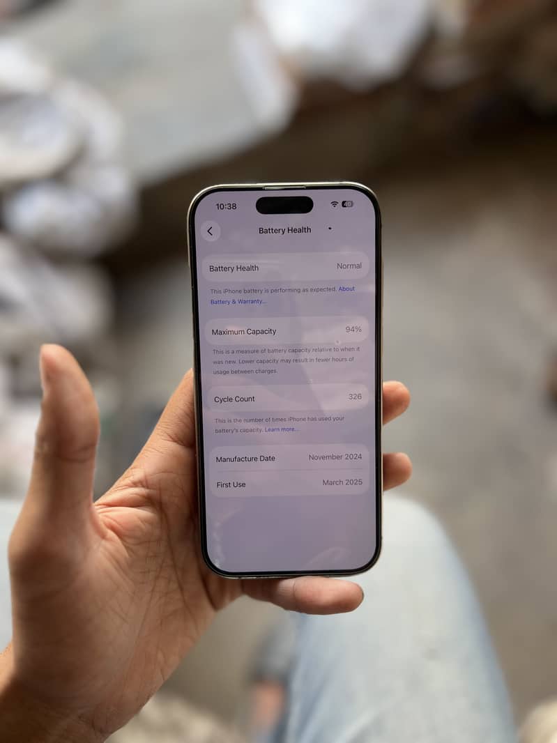 Apple iPhone 16 Pro 1