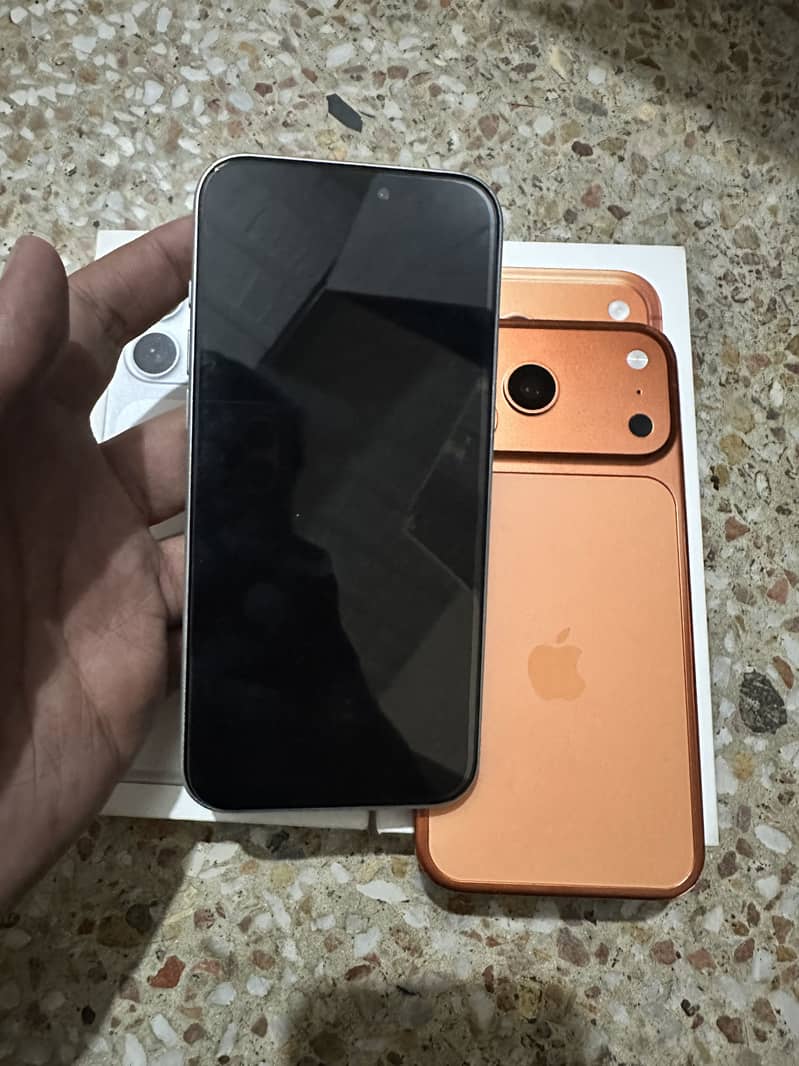 iPhone 17 Pro Max dum***y 2