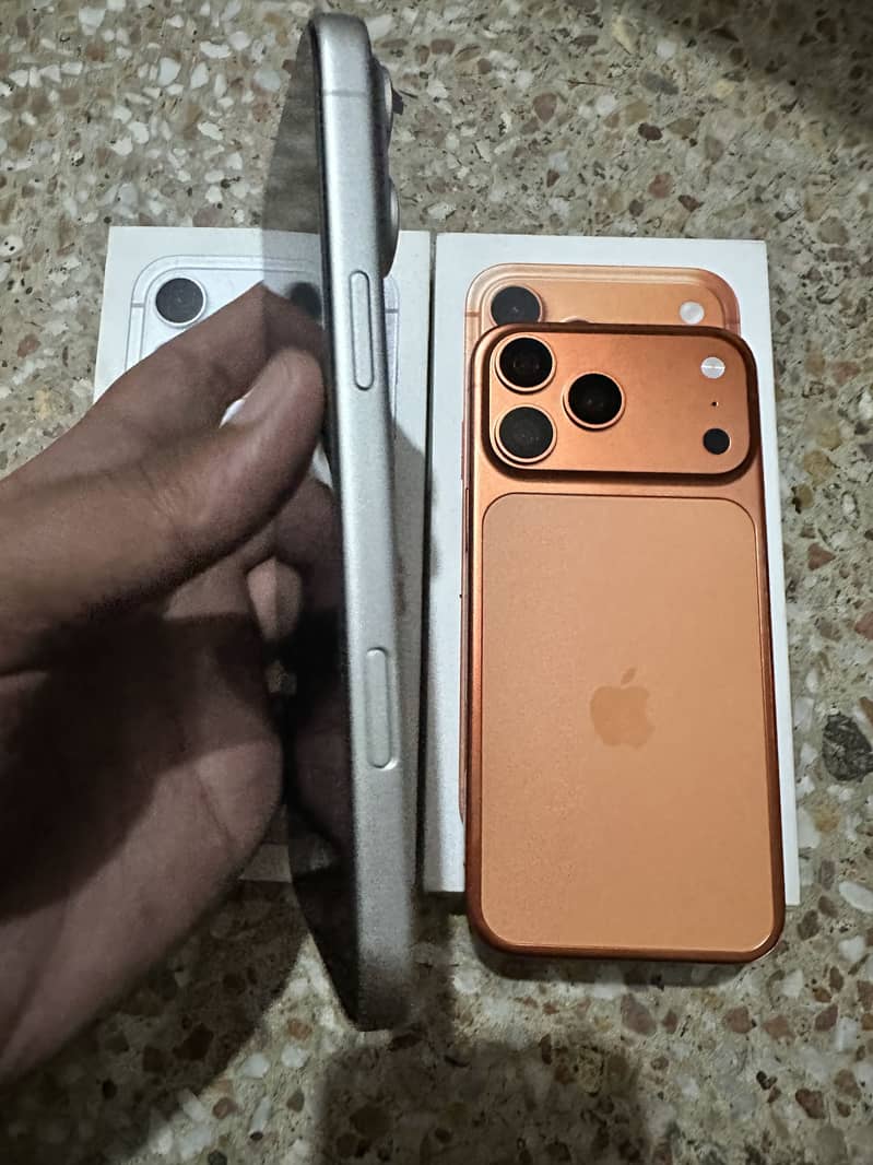 iPhone 17 Pro Max dum***y 3