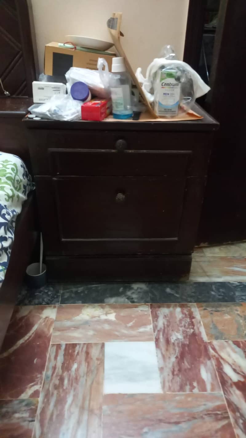 Bed, Dressing Table, Side Table 3