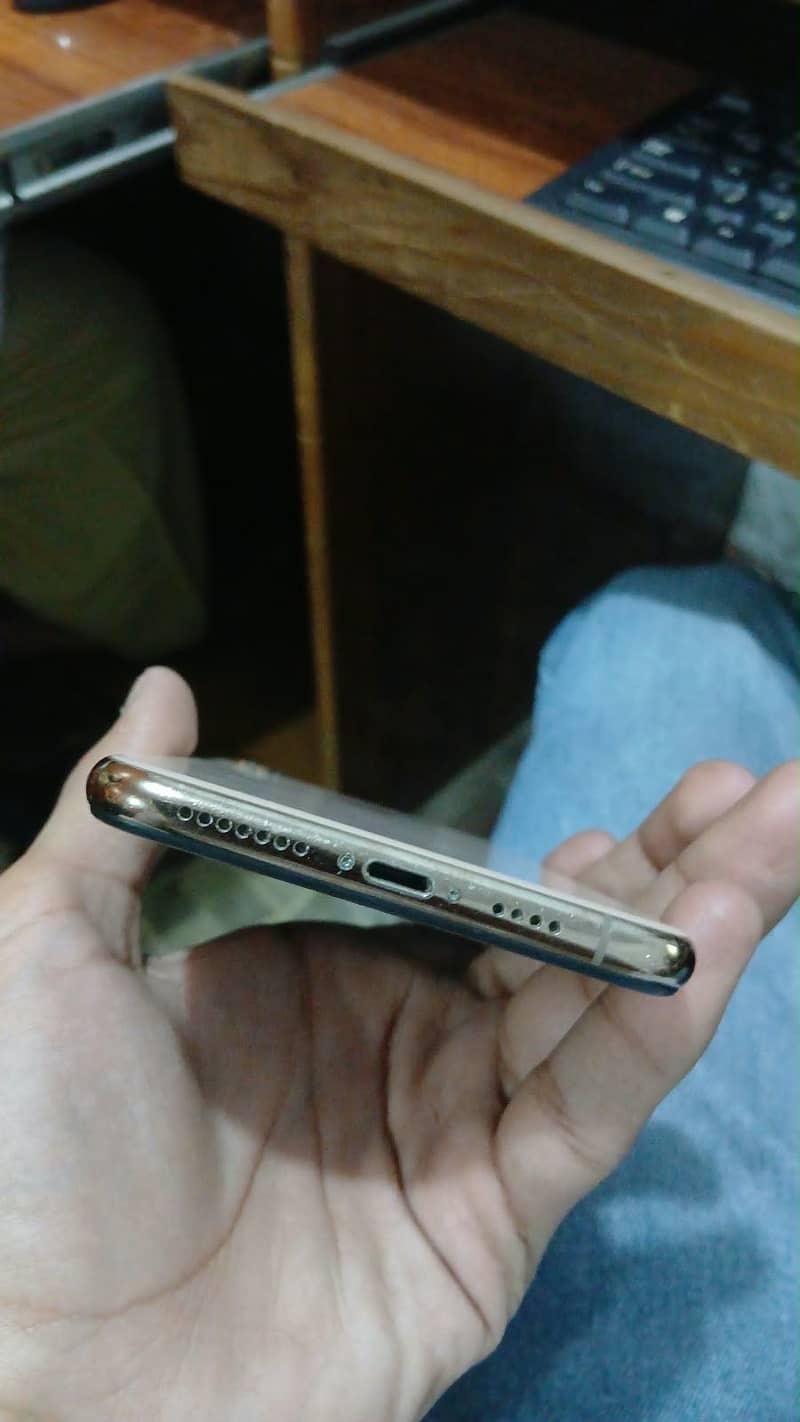 Apple iPhone XS Max 2