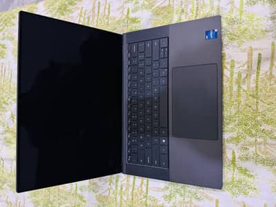 Dell precison 5570 12th gen core i7 8gb rtx 32gb ddr5