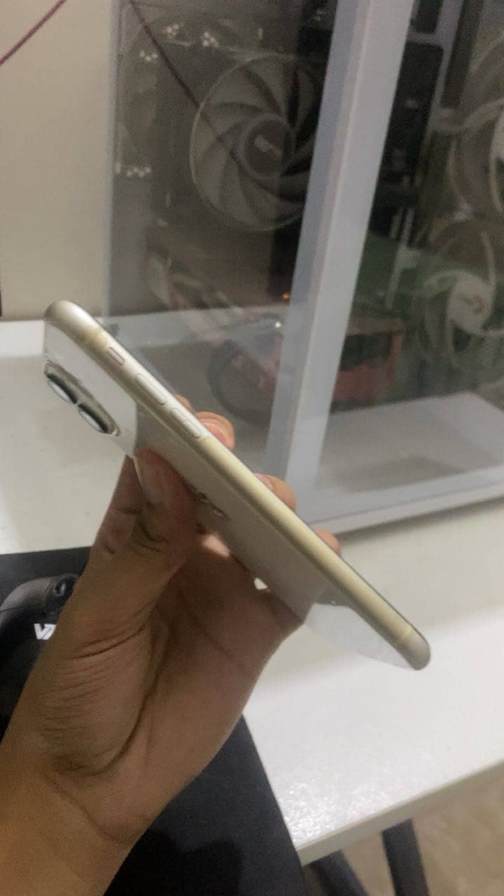 Apple iPhone 11 6