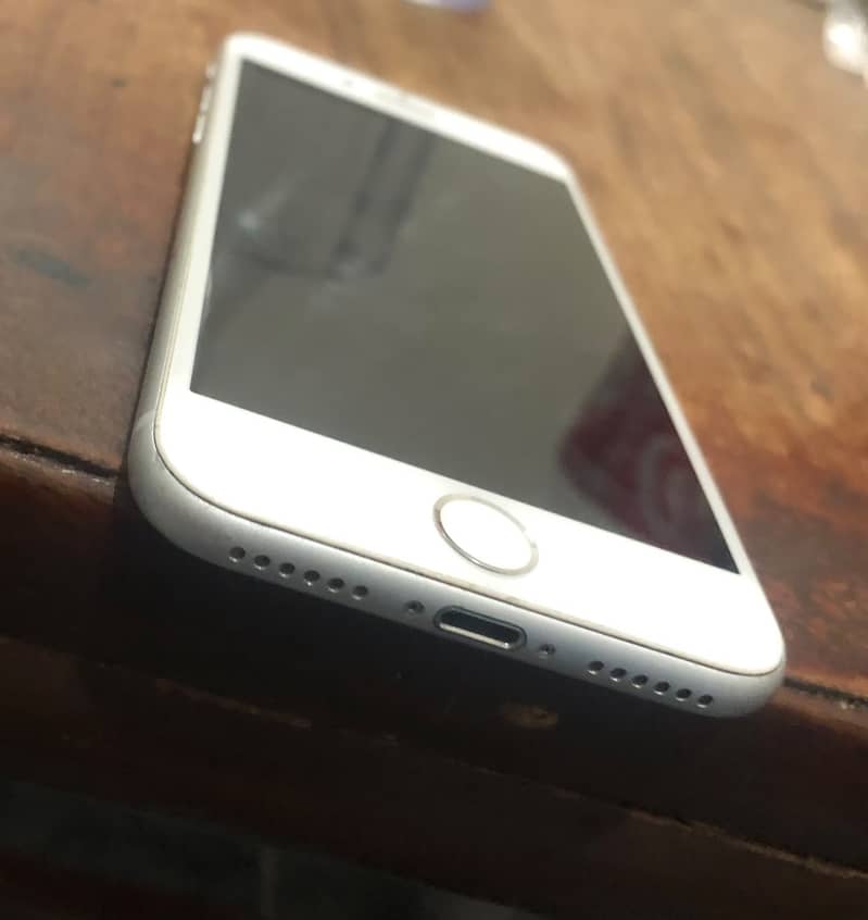 Apple iPhone 8 0