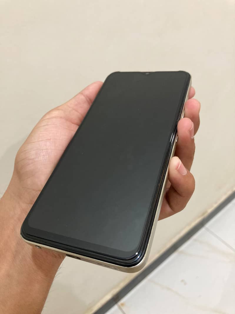 OPPO A38 0