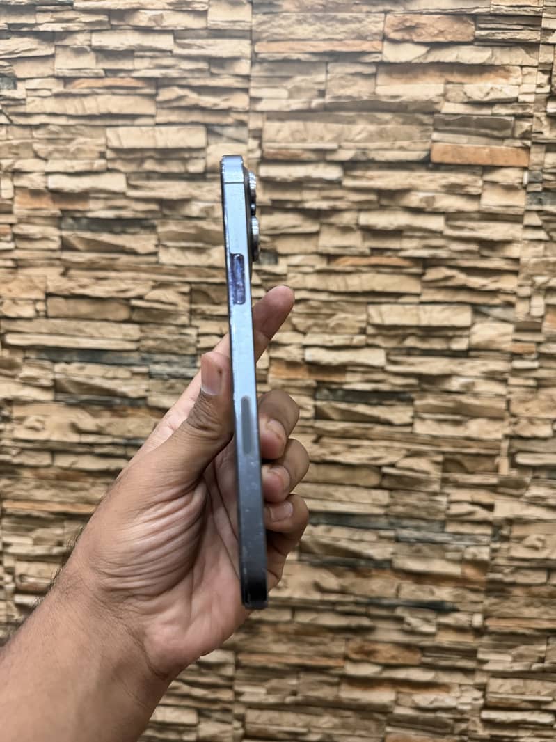 Apple iPhone 13 Pro Max 2