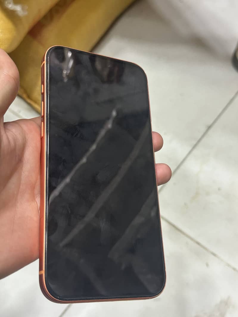 Apple iPhone 17 Pro Max 4