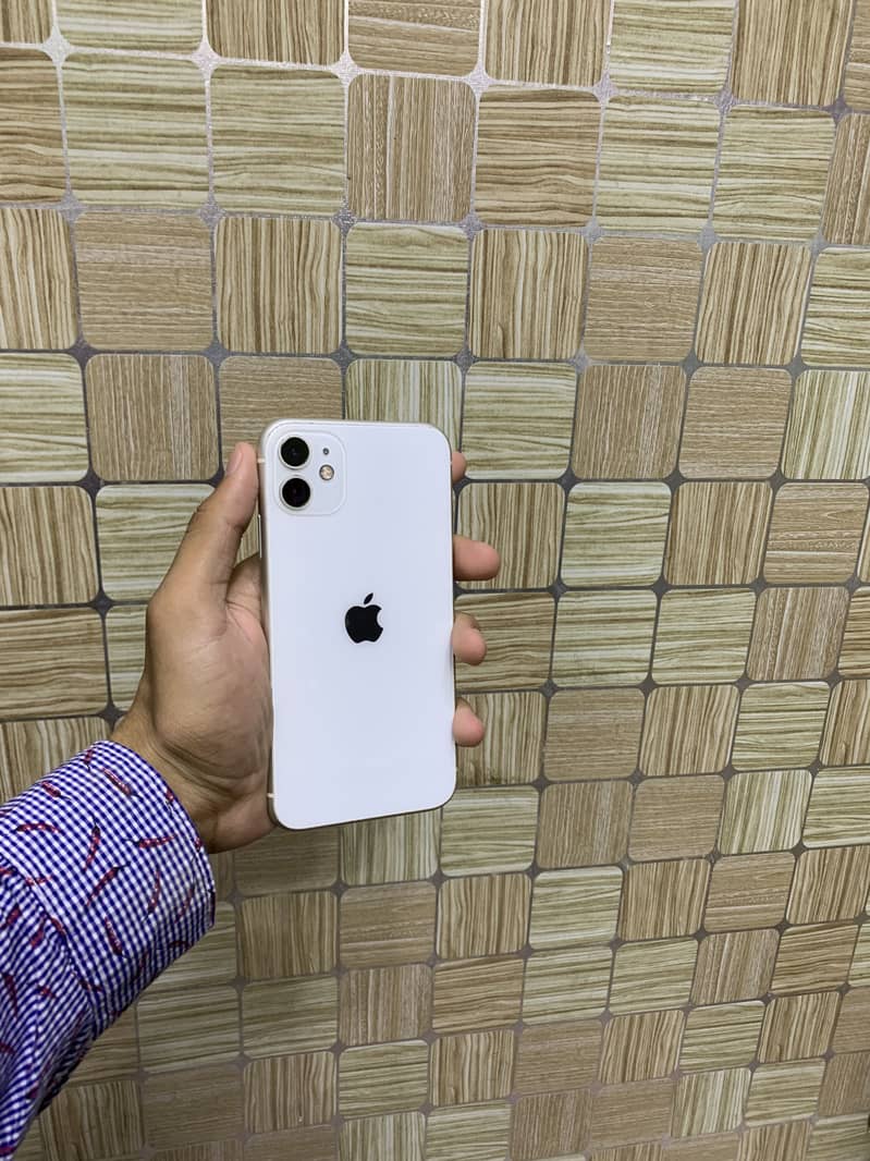 Apple iPhone 11 0