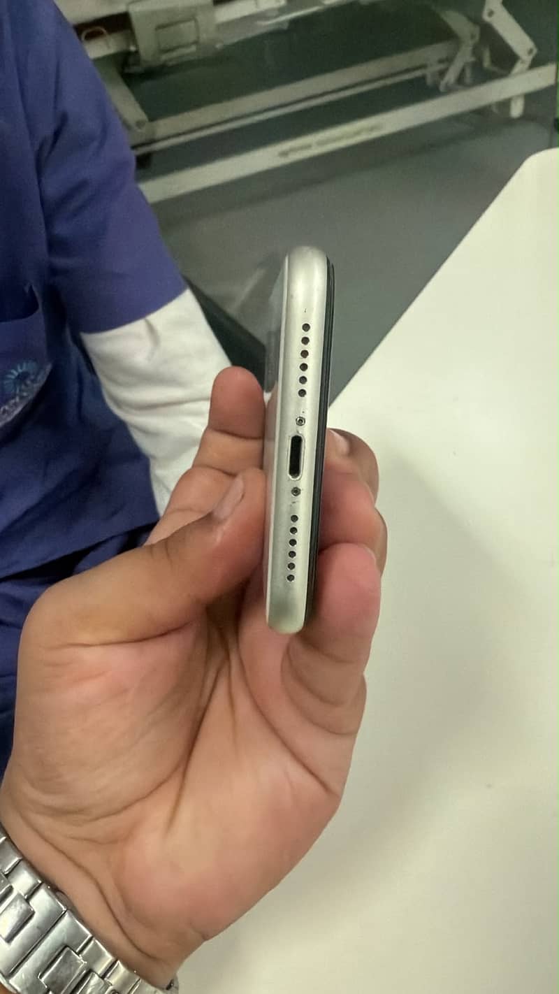 Apple iPhone 11 2
