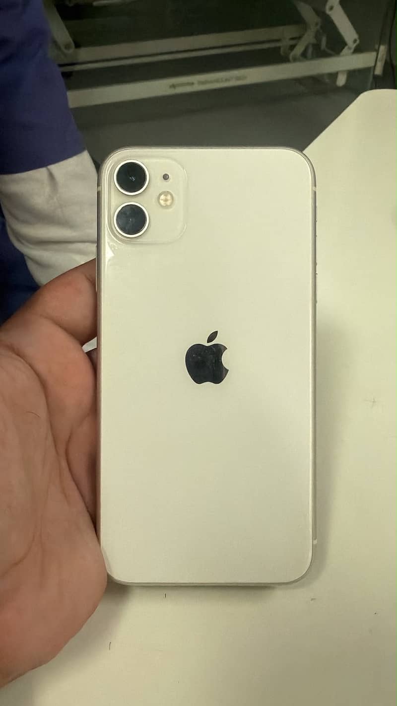 Apple iPhone 11 4