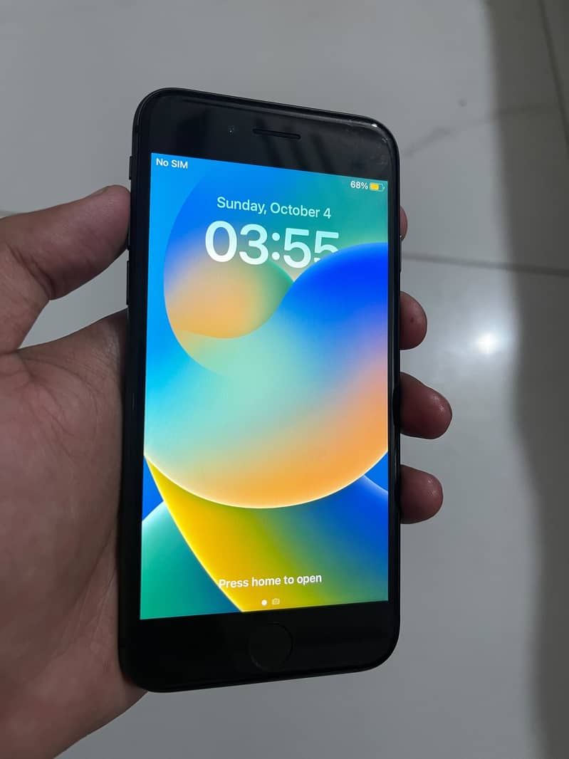 Apple iPhone 8 1