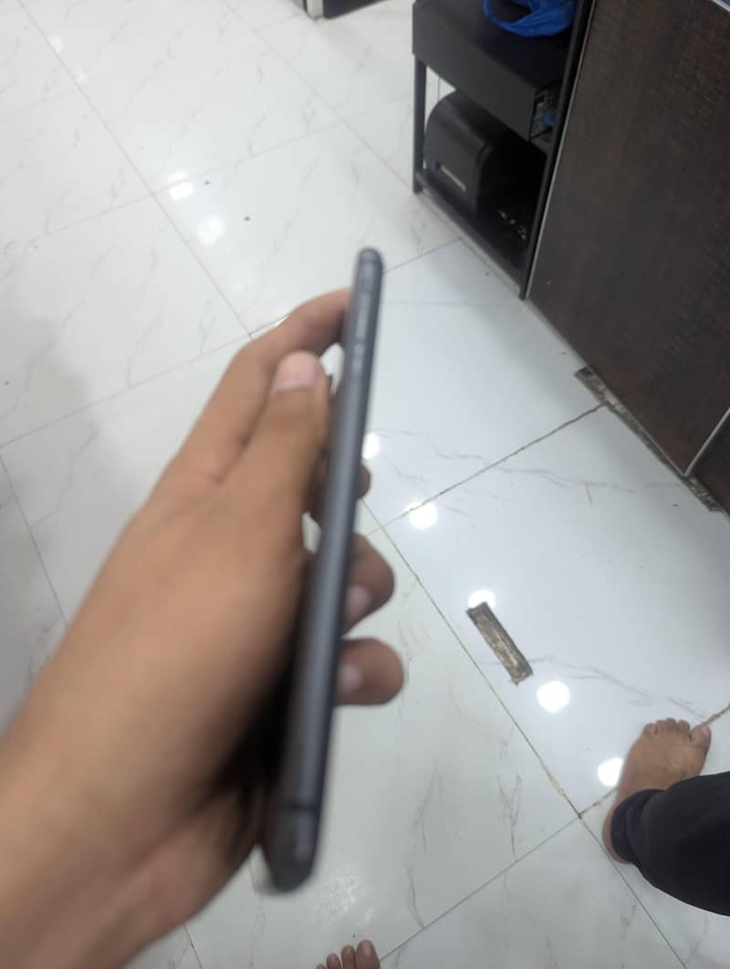 Apple iPhone 8 Plus 5