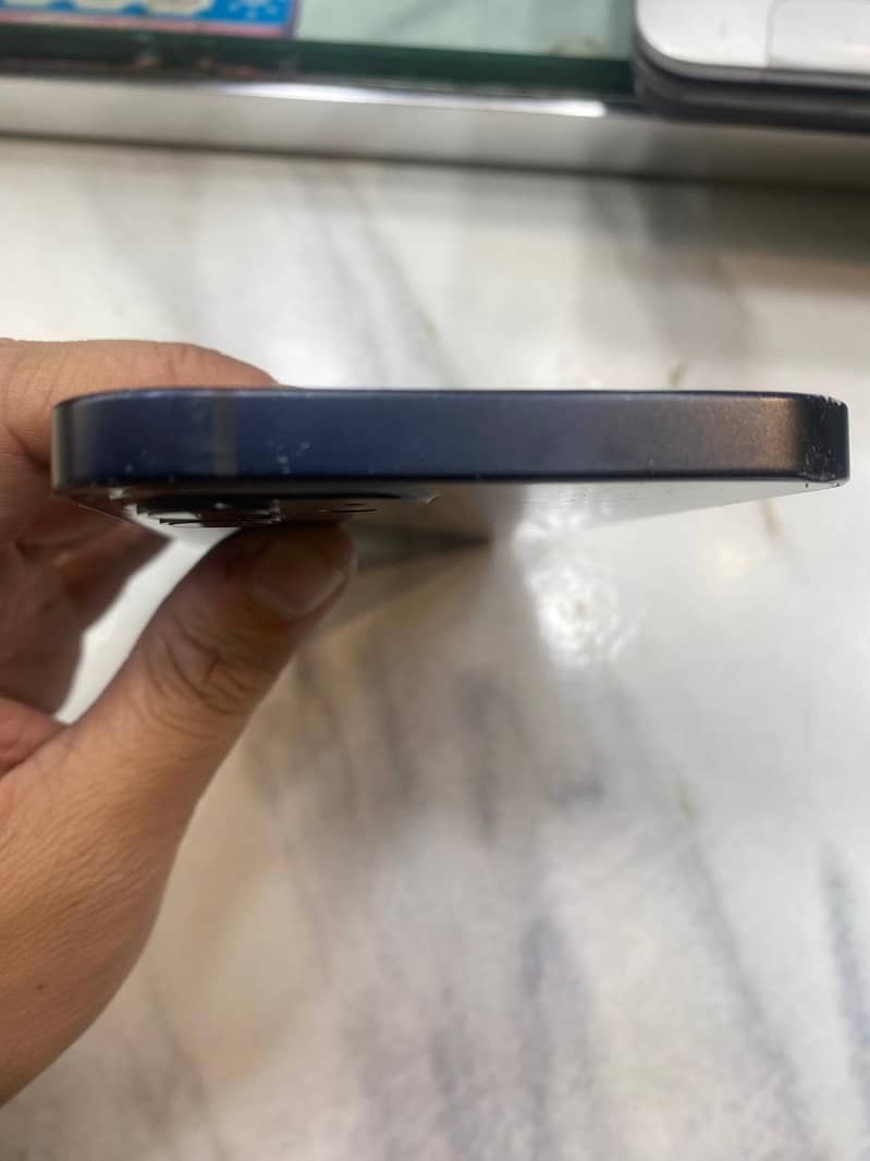 iPhone 12 waterpack 3