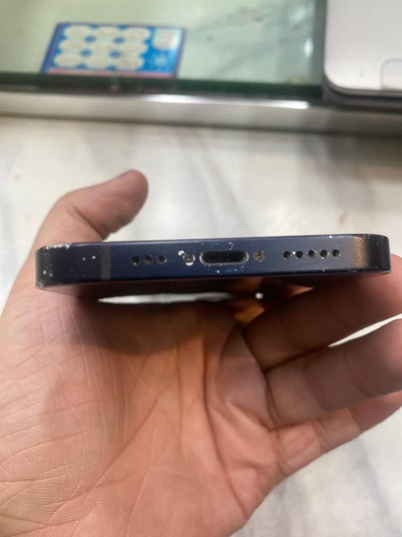 iPhone 12 waterpack 4