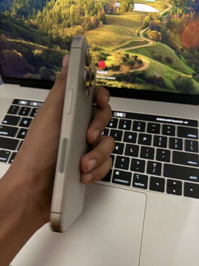Apple iPhone 15 Pro