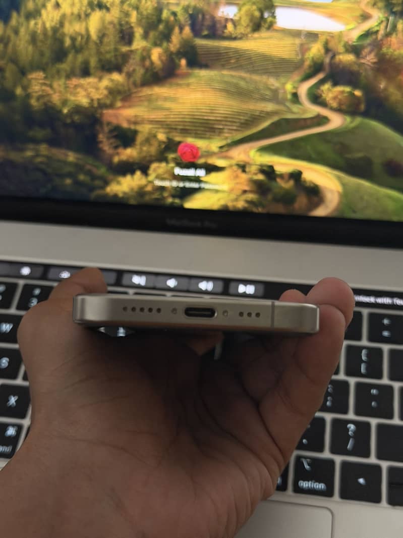 Apple iPhone 15 Pro 1