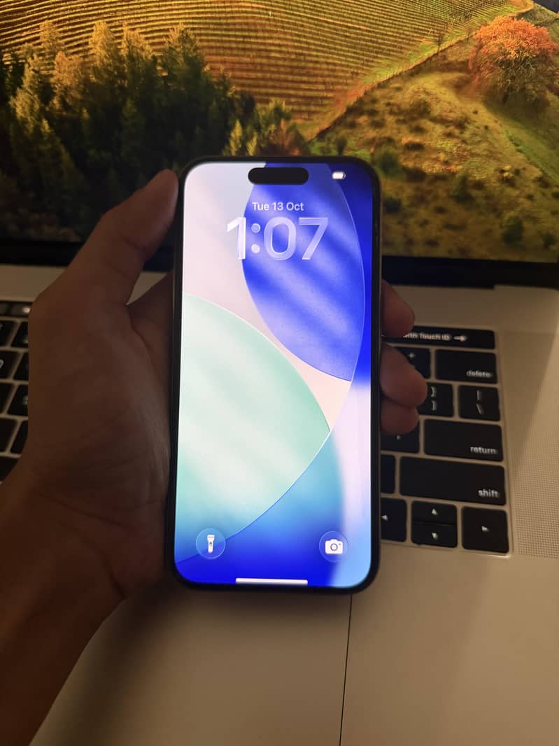 Apple iPhone 15 Pro 4